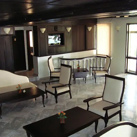 Lägenhetshotell Ofir 3*