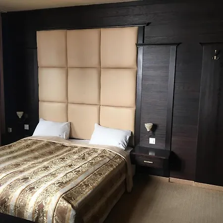 Lägenhetshotell Ofir 3*