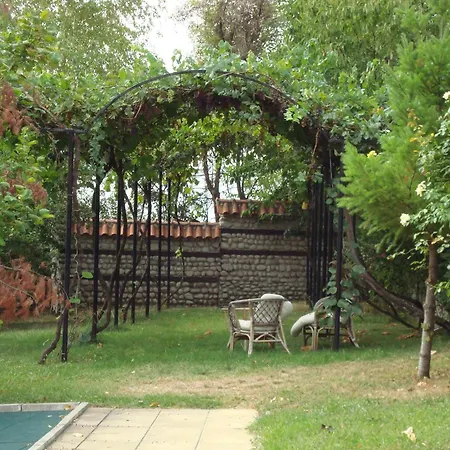 Lägenhetshotell Ofir 3*