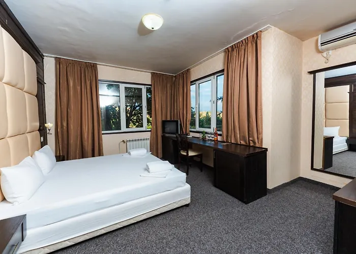 Apartmanhotel Ofir 3*